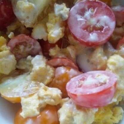 赤と黄色のプチトマトで。
彩りもきれいでおいしかったです♪
レンジで作るいり卵（？）もお手軽でよかったです！！